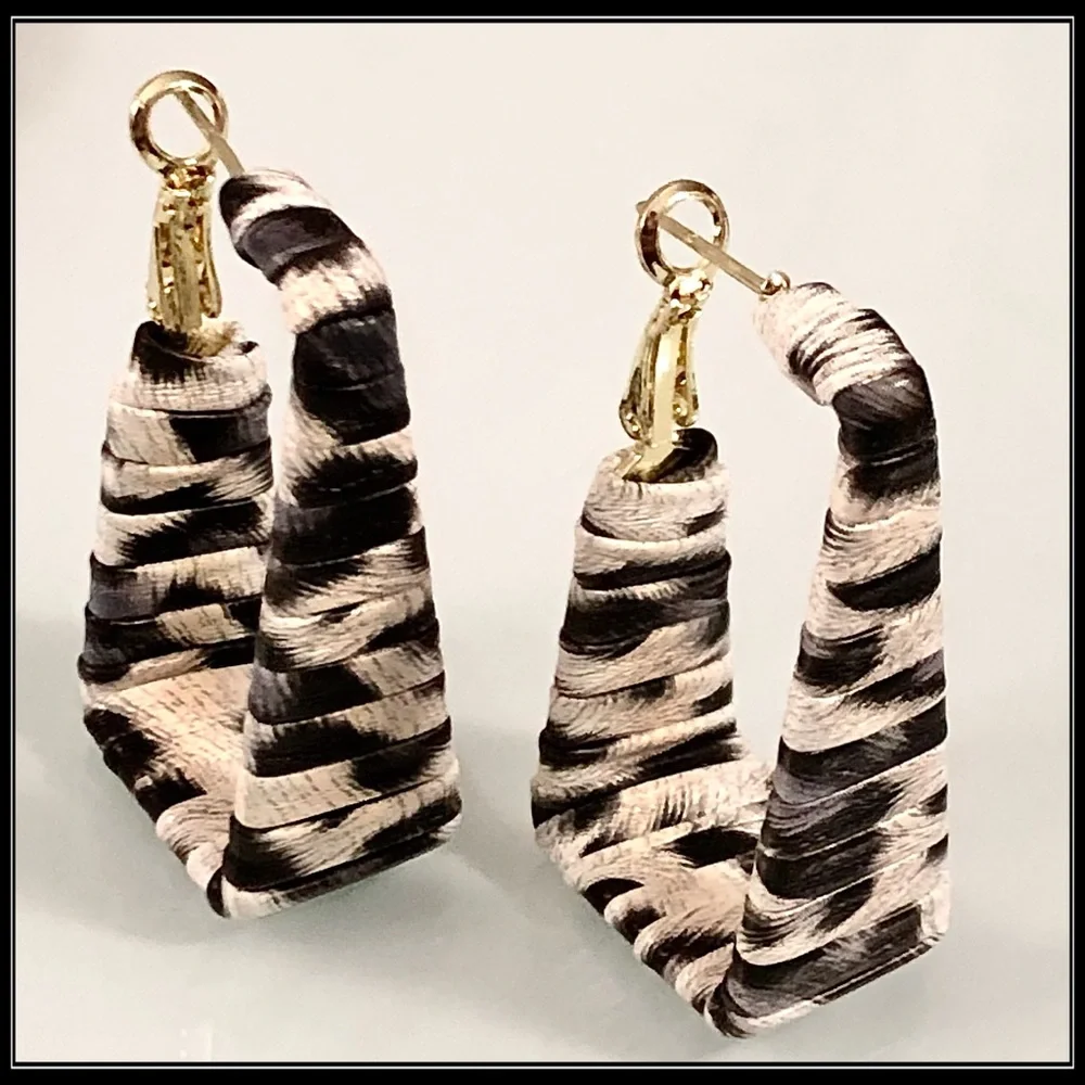 New Textured Wrap Angular Animal Cat Print Hoop Earrings